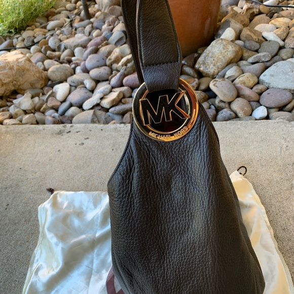 ***SOLD*** Michael Kors chocolate leather purse - Picture 2 of 5